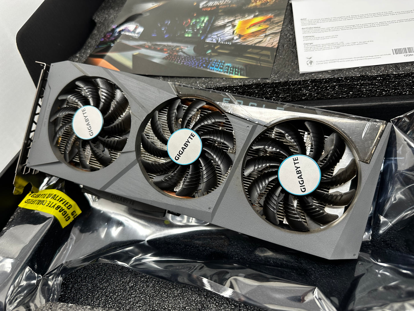 Radeon™ RX 6600 EAGLE 8G